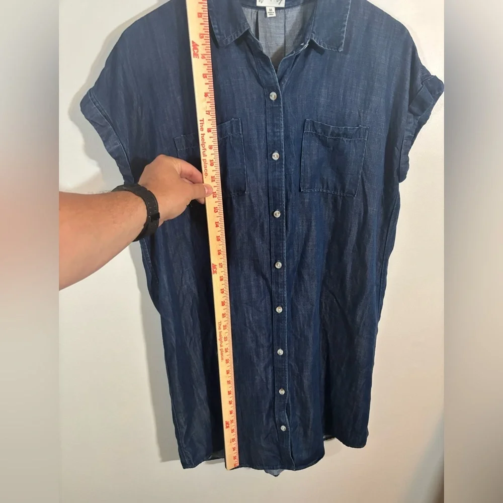 Wonderly Chambray Tunic Top Women’s Medium Blue Denim Shirt 100% Lyocell